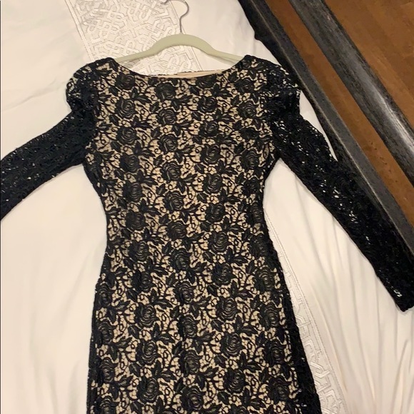 Black lace dress - Picture 1 of 4